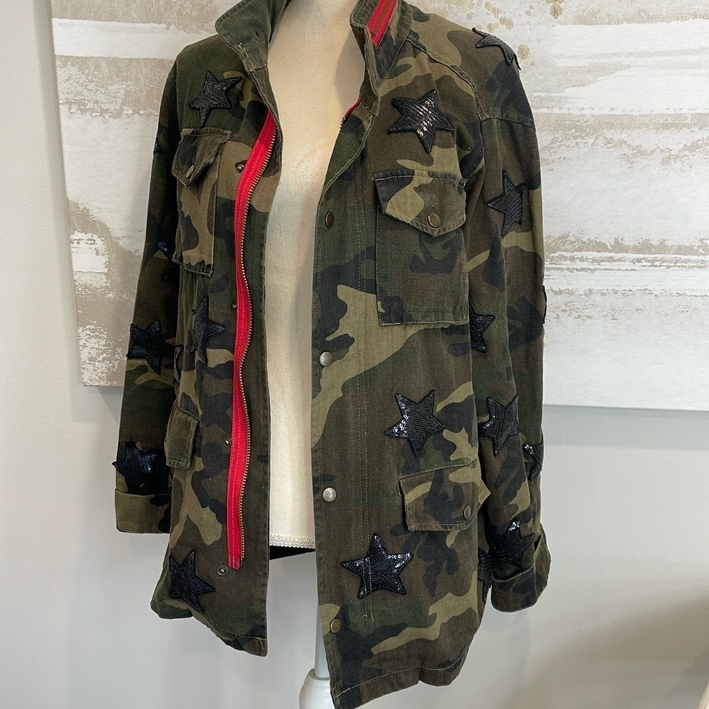 Parka NY Camo Print W. Black Sequin Patch Stars & Red Trim Military Jacket Sz M